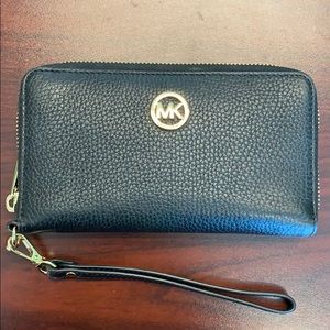 Black Michael Kor's Wristlet Wallet